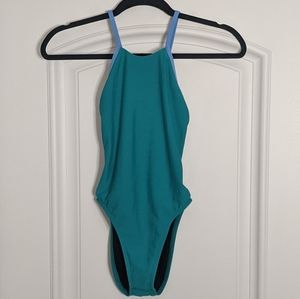 Jolyn Fixed Back With Contrast Straps